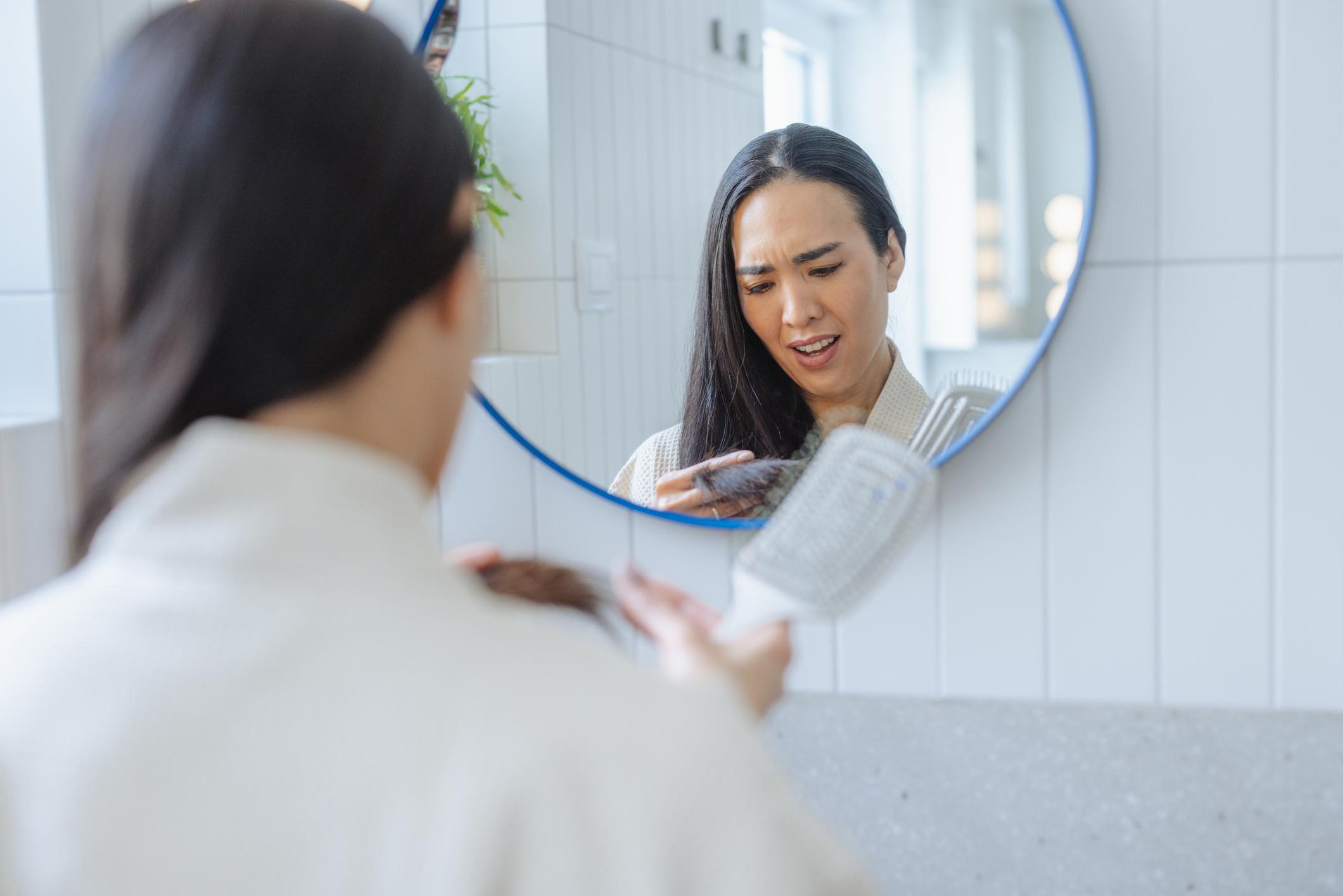 Hur sömn påverkar ditt hår – kan dålig sömn orsaka håravfall?